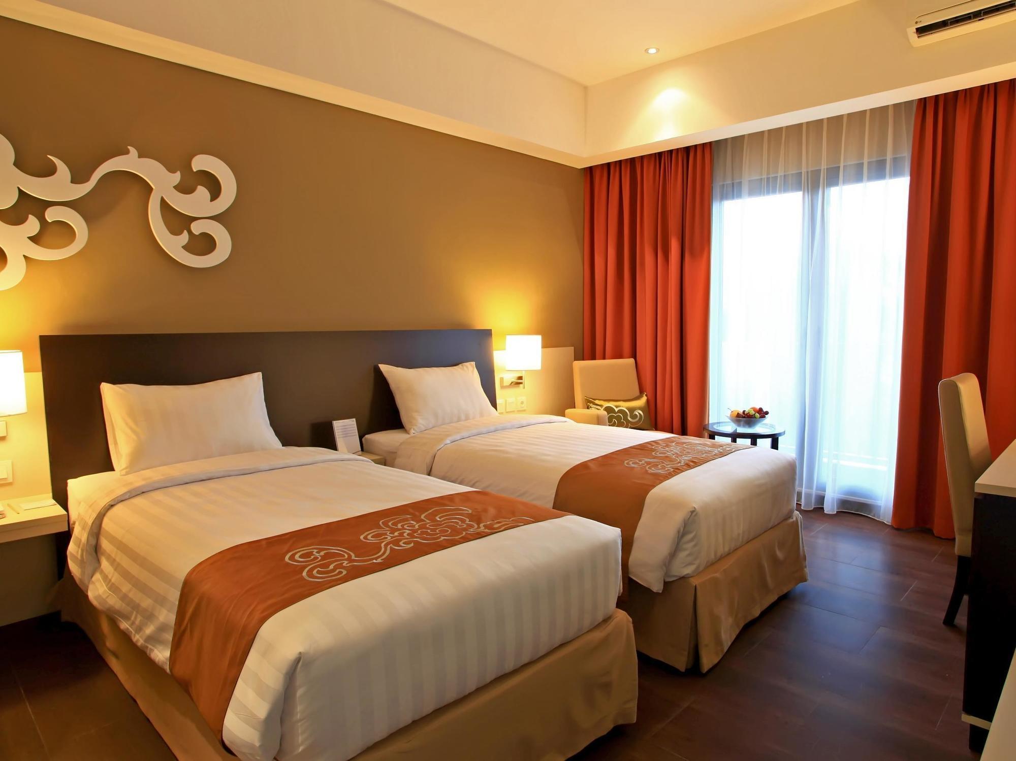 Soll Marina Hotel & Conference Center Bangka Pangkal Pinang Exteriör bild