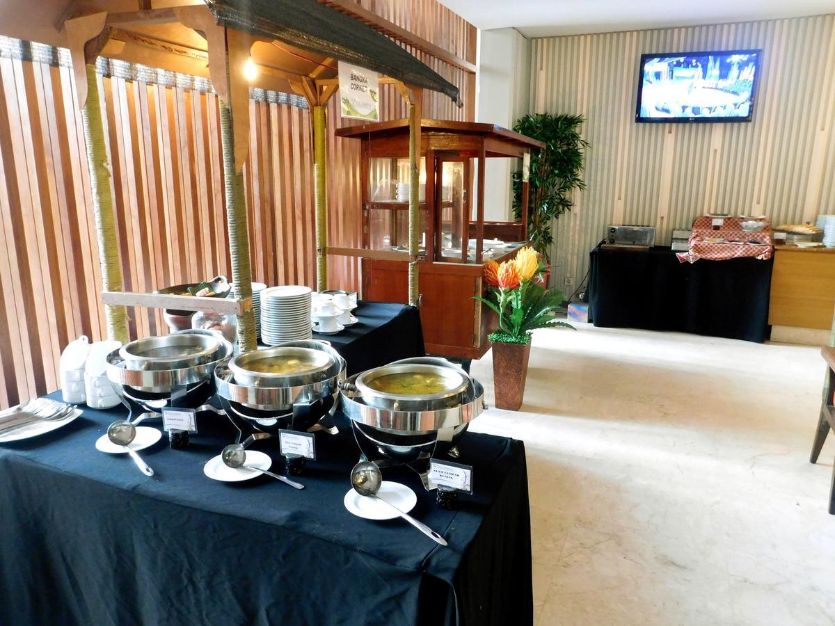 Soll Marina Hotel & Conference Center Bangka Pangkal Pinang Exteriör bild